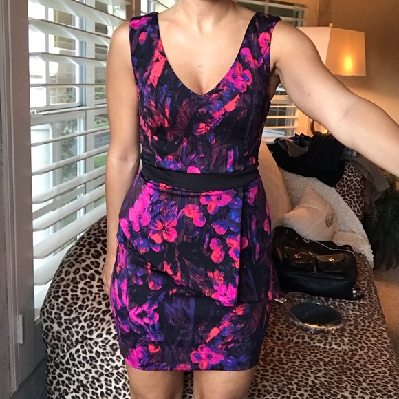 bebe Dresses & Skirts - NWOT - Bebe floral dress